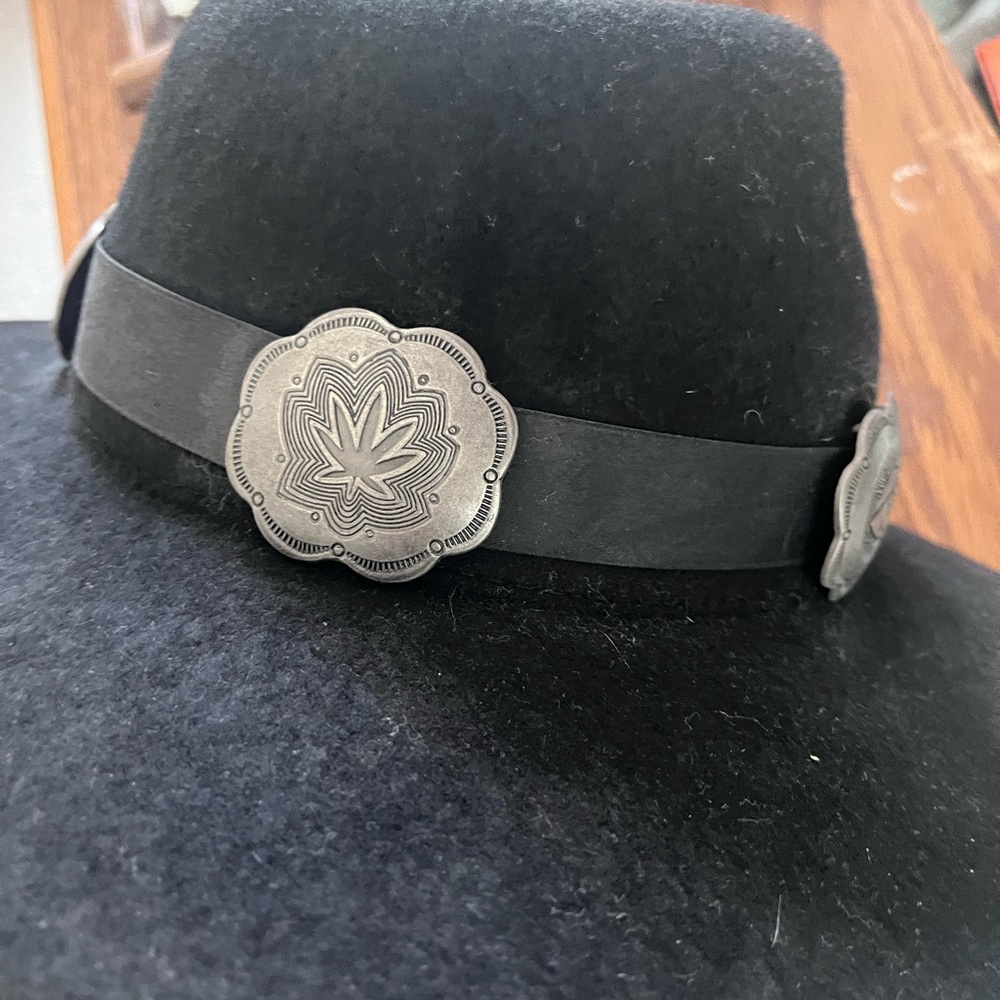 UNIF Black and Silver Western Hat - Picture 5 of 9